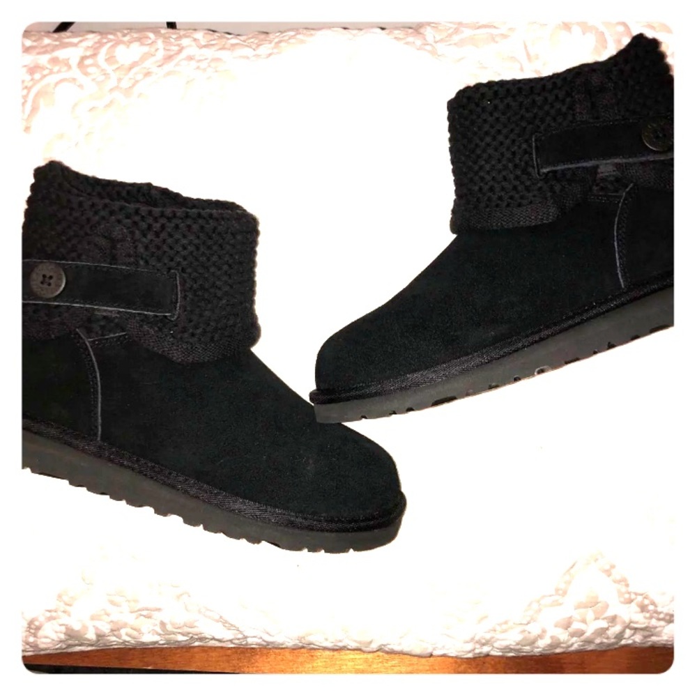 NWOT Girls black Ugg’s